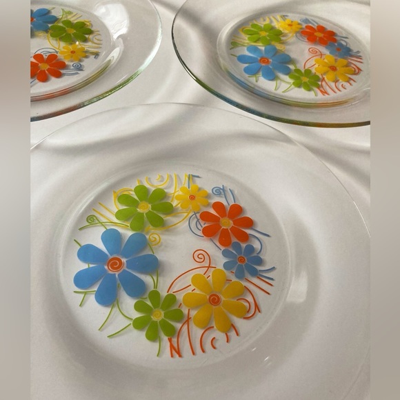 Set of 3 Vintage flower print design plates in very good used condition. - Picture 5 of 5